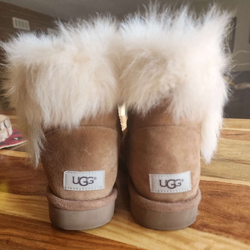 Ugg boots, Milla chestnut suede, size 8